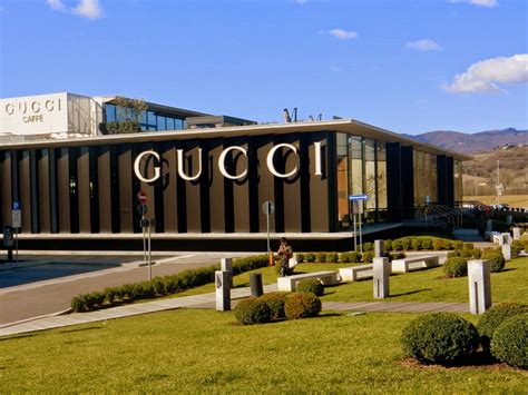 outlet prada toscana italia|outlet stores in tuscany.